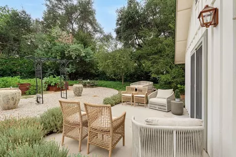 Exterior - 601 Foothill Rd, Ojai, CA 93023 photo 12 of 15