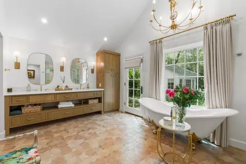 Bath - 601 Foothill Rd, Ojai, CA 93023 photo 6 of 10