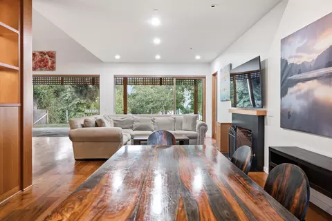Dining - 2937 Padaro Ln, Carpinteria, CA 93013 photo 2 of 3