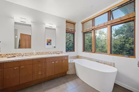 Bath - 2937 Padaro Ln, Carpinteria, CA 93013 photo 1 of 1