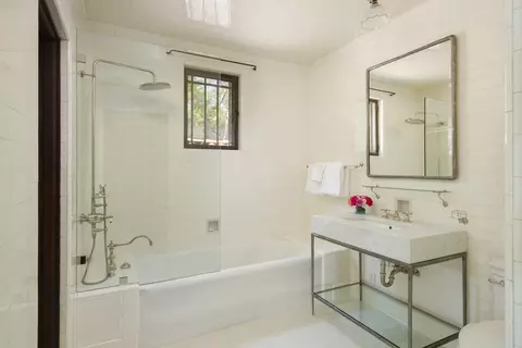 Bath - 779 Ayala Ln, Montecito, CA 93108 photo 1 of 3