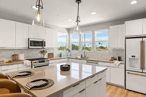 Kitchen - 1066 Canal St, Oxnard, CA 93035 photo 6 of 7