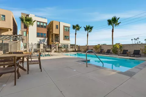 Exterior - 1066 Canal St, Oxnard, CA 93035 photo 14 of 15