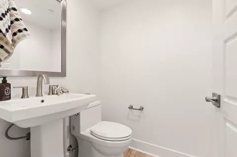 Bath - 1066 Canal St, Oxnard, CA 93035 photo 2 of 4