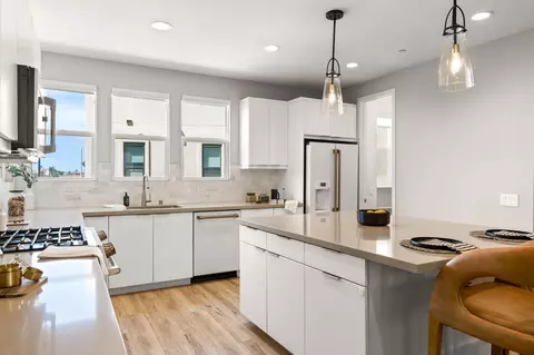 Kitchen - 1066 Canal St, Oxnard, CA 93035 photo 3 of 7