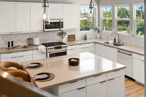 Kitchen - 1066 Canal St, Oxnard, CA 93035 photo 7 of 7