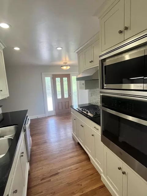 Kitchen - 2240 Sycamore Canyon Rd, Montecito, CA 93108 photo 2 of 2