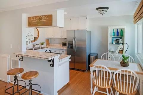 Kitchen - 4975 Sandyland Rd # 302, Carpinteria, CA 93013 photo 2 of 2
