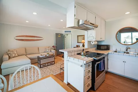 Kitchen - 4975 Sandyland Rd # 302, Carpinteria, CA 93013 photo 1 of 2