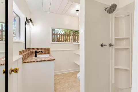 Bath - 2347 Adams St, Cambria, CA 93428 photo 4 of 4