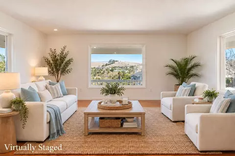 Living - 2347 Adams St, Cambria, CA 93428 photo 3 of 14