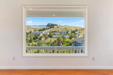Living - 2347 Adams St, Cambria, CA 93428 photo 5 of 14