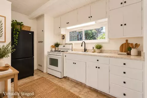 Kitchen - 2347 Adams St, Cambria, CA 93428 photo 4 of 5