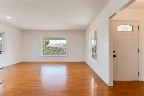 Living - 2347 Adams St, Cambria, CA 93428 photo 2 of 14
