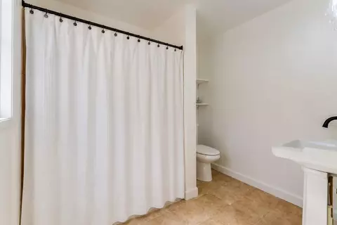 Bath - 2347 Adams St, Cambria, CA 93428 photo 1 of 4
