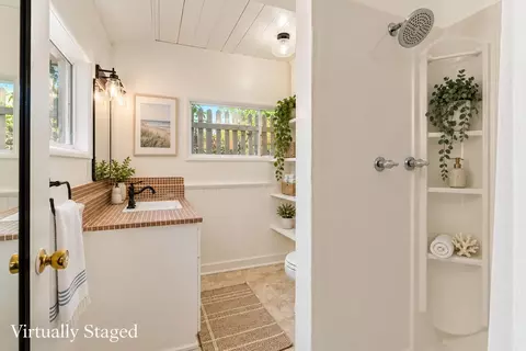 Bath - 2347 Adams St, Cambria, CA 93428 photo 3 of 4