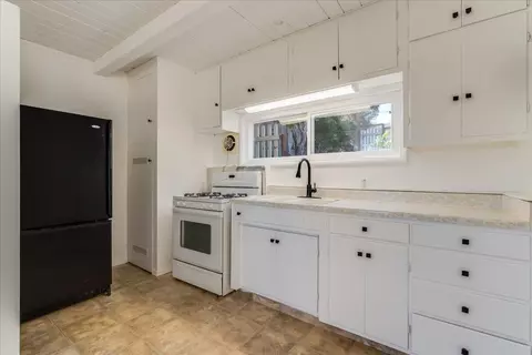 Kitchen - 2347 Adams St, Cambria, CA 93428 photo 5 of 5