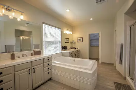 Bath - 224 King Daniel Ln, Goleta, CA 93117 photo 1 of 2