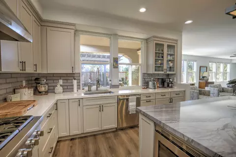 Kitchen - 224 King Daniel Ln, Goleta, CA 93117 photo 3 of 3