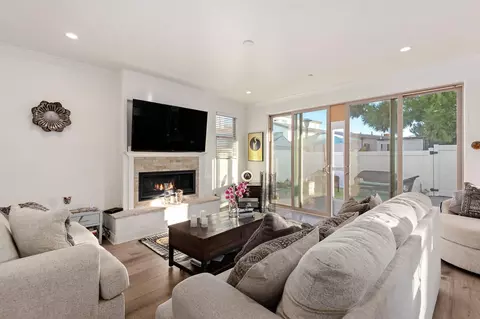 Living - 5306 Sandpiper Way, Oxnard, CA 93035 photo 1 of 3