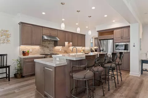 Kitchen - 5306 Sandpiper Way, Oxnard, CA 93035 photo 2 of 4