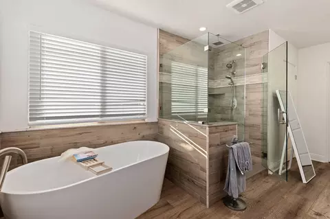 Bath - 5306 Sandpiper Way, Oxnard, CA 93035 photo 2 of 7