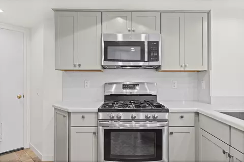 Kitchen - 1496 Aarhus Dr UNIT C, Solvang, CA 93463 photo 2 of 4