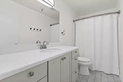 Bath - 1496 Aarhus Dr UNIT C, Solvang, CA 93463 photo 2 of 2