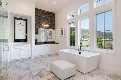 Bath - 110 Polo Way, Carpinteria, CA 93013 photo 1 of 5