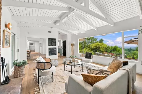 975 Tornoe Rd, Santa Barbara, CA 93105