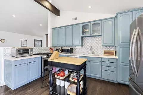 Kitchen - 1387 Vallecito Pl, Carpinteria, CA 93013 photo 2 of 9