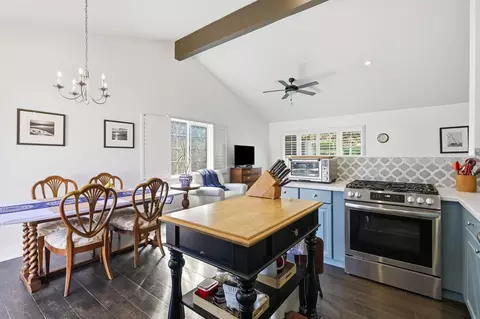 Kitchen - 1387 Vallecito Pl, Carpinteria, CA 93013 photo 5 of 9