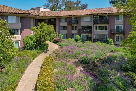 2727 Miradero Dr #213, Santa Barbara, CA 93105