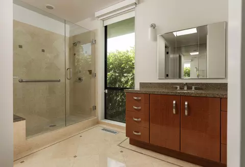 Bath - 346 Woodley Rd, Montecito, CA 93108 photo 2 of 2