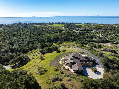 450 Lambert Rd, Carpinteria, CA 93013