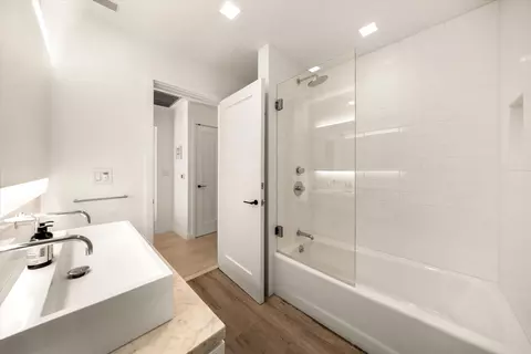 Bath - 1936 N Jameson Ln UNIT C, Montecito, CA 93108 photo 3 of 4