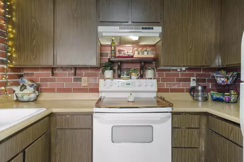 Kitchen - 265 Burton Mesa Blvd #B, Lompoc, CA 93436 photo 2 of 4