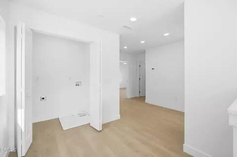 Entry Way - 923 Main St, Piru, CA 93040 photo 2 of 2