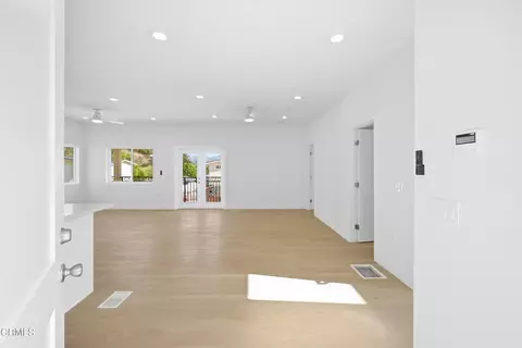 Living - 923 Main St, Piru, CA 93040 photo 1 of 3