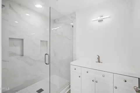 Bath - 923 Main St, Piru, CA 93040 photo 1 of 2