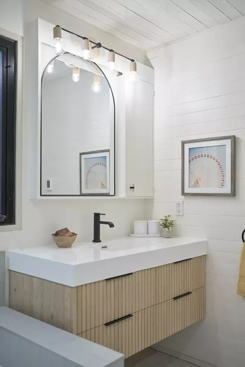 Bath - 180 Hermosillo Rd, Montecito, CA 93108 photo 8 of 11