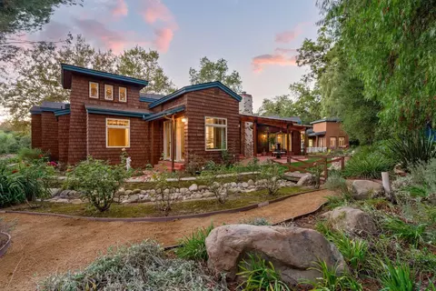 Exterior - 402 S Montgomery St, Ojai, CA 93023 photo 4 of 15