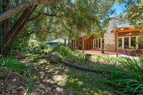 Exterior - 402 S Montgomery St, Ojai, CA 93023 photo 6 of 15