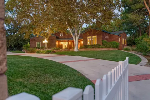 Exterior - 402 S Montgomery St, Ojai, CA 93023 photo 3 of 15