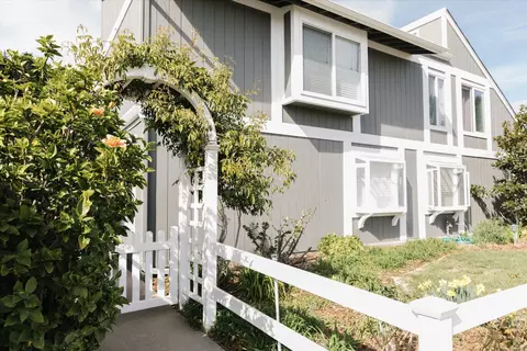 231 Linden Ave #18, Carpinteria, CA 93013