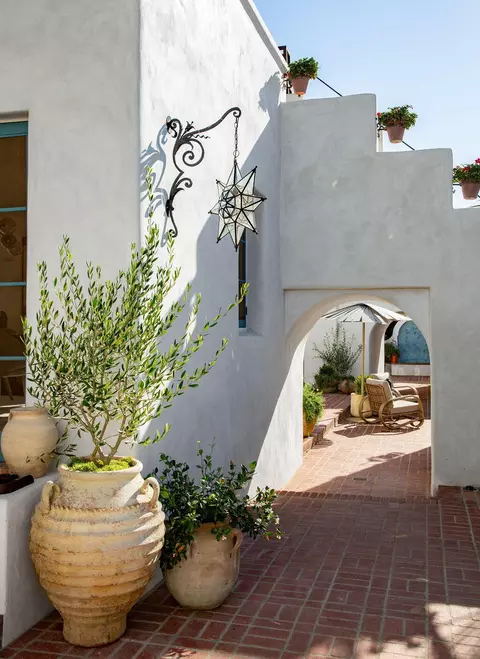Exterior - 680 Buena Vista Dr, Montecito, CA 93108 photo 11 of 13