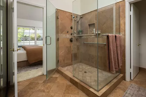 Bath - 901 Ruby Ave, Ventura, CA 93004 photo 1 of 5