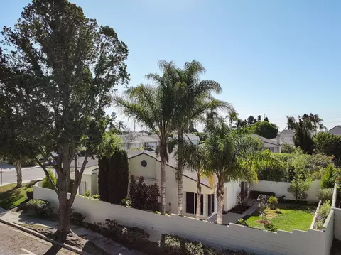 Exterior - 901 Ruby Ave, Ventura, CA 93004 photo 2 of 8