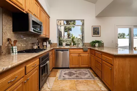 Kitchen - 901 Ruby Ave, Ventura, CA 93004 photo 1 of 2