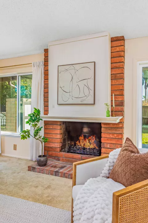 Living - 449 Pacific Oaks Rd, Goleta, CA 93117 photo 4 of 5